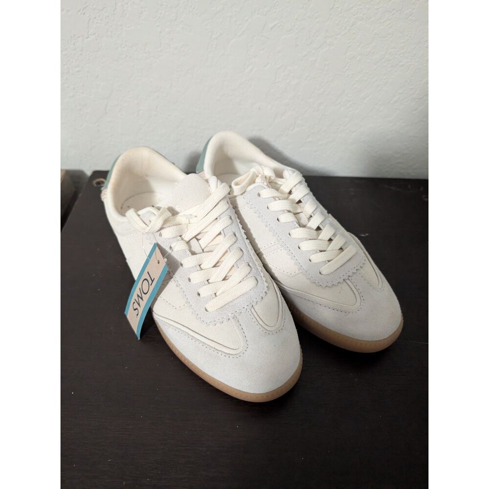 TOMS White Suede & Leather Sneakers Gum Sole Lace Up Low Top Shoes Size 6